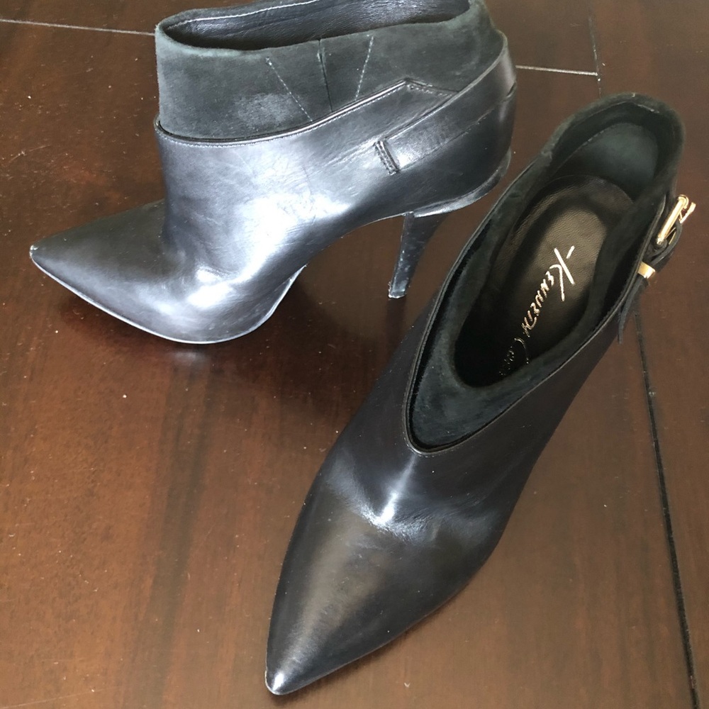 Kenneth Cole Booties 🖤